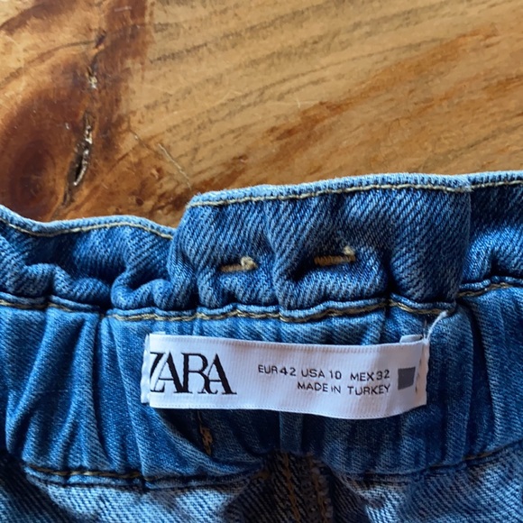 Zara High Waist Jeans - Picture 2 of 4